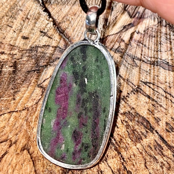 Beautiful Anyolite Ruby Zoisite Pendant 2 1/4” - Picture 10 of 12
